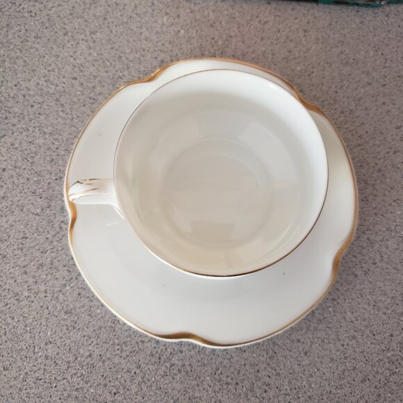 Bavaria Tea Cup with Saucer - Picture 7 of 8